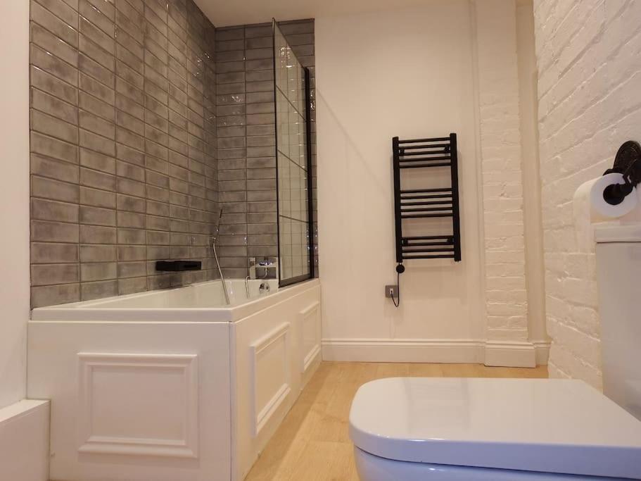 Newly Renovated Stunning Warehouse Apartment Bournemouth Eksteriør bilde