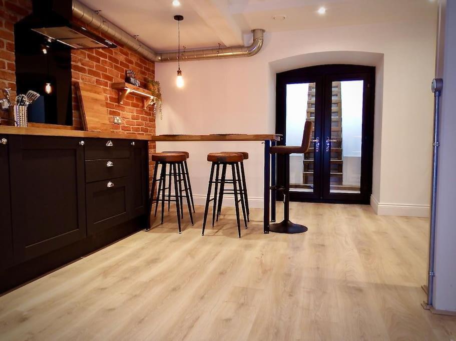 Newly Renovated Stunning Warehouse Apartment Bournemouth Eksteriør bilde