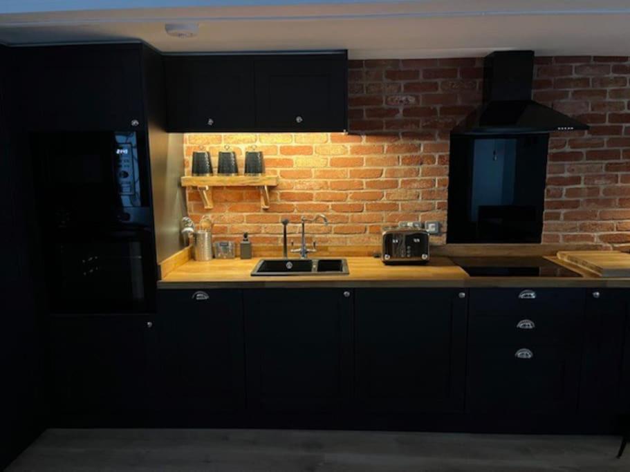 Newly Renovated Stunning Warehouse Apartment Bournemouth Eksteriør bilde