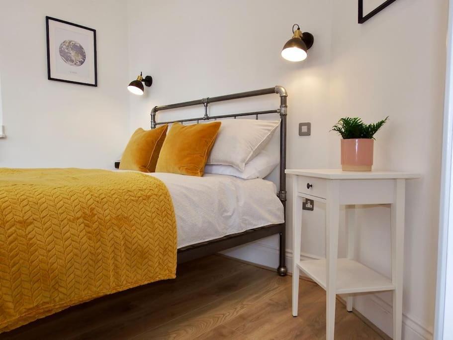 Newly Renovated Stunning Warehouse Apartment Bournemouth Eksteriør bilde