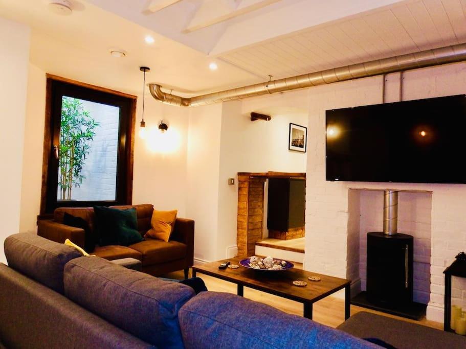 Newly Renovated Stunning Warehouse Apartment Bournemouth Eksteriør bilde