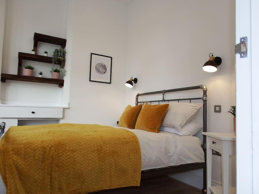 Newly Renovated Stunning Warehouse Apartment Bournemouth Eksteriør bilde