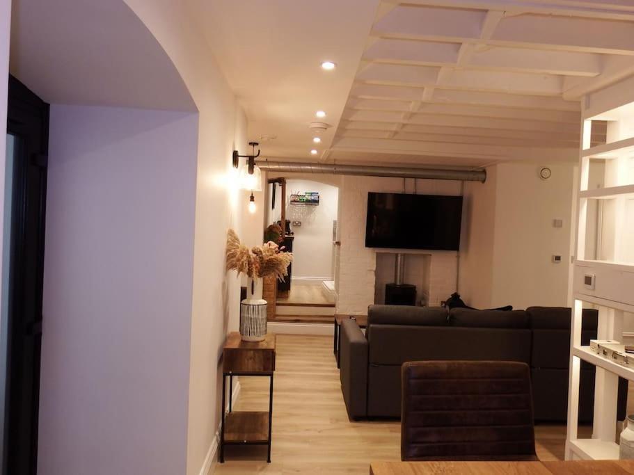 Newly Renovated Stunning Warehouse Apartment Bournemouth Eksteriør bilde