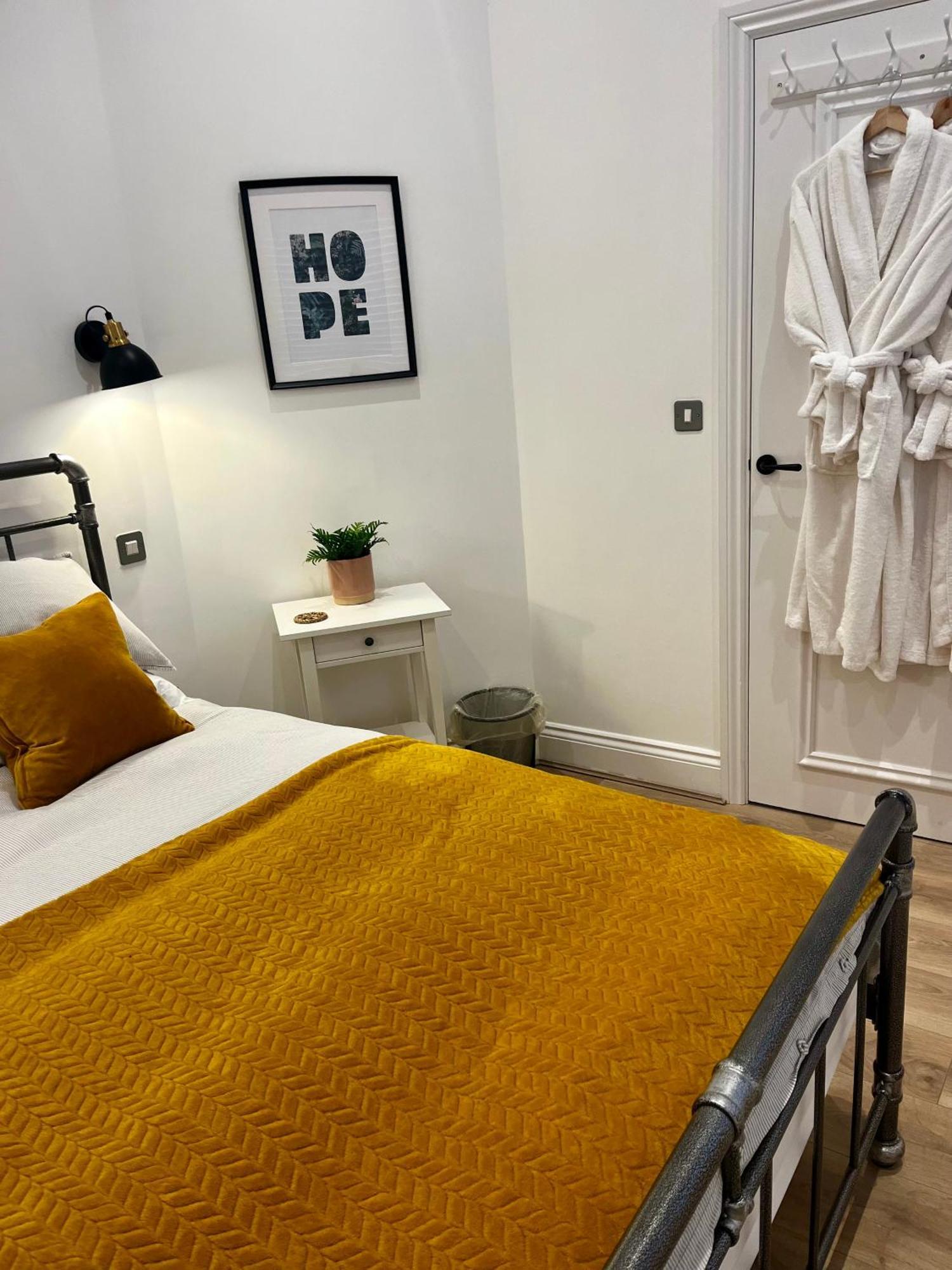 Newly Renovated Stunning Warehouse Apartment Bournemouth Eksteriør bilde