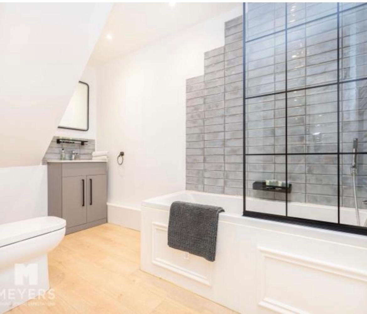 Newly Renovated Stunning Warehouse Apartment Bournemouth Eksteriør bilde